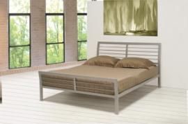 Logan 300201Q Queen Metal Bed finished in silver
